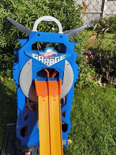 Hotwheels Mega Garage