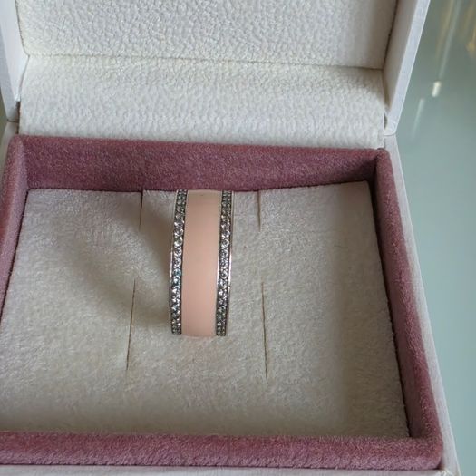 Pandora soft pink hearts band ring size 54 very good condition fully hallmarked(no box)