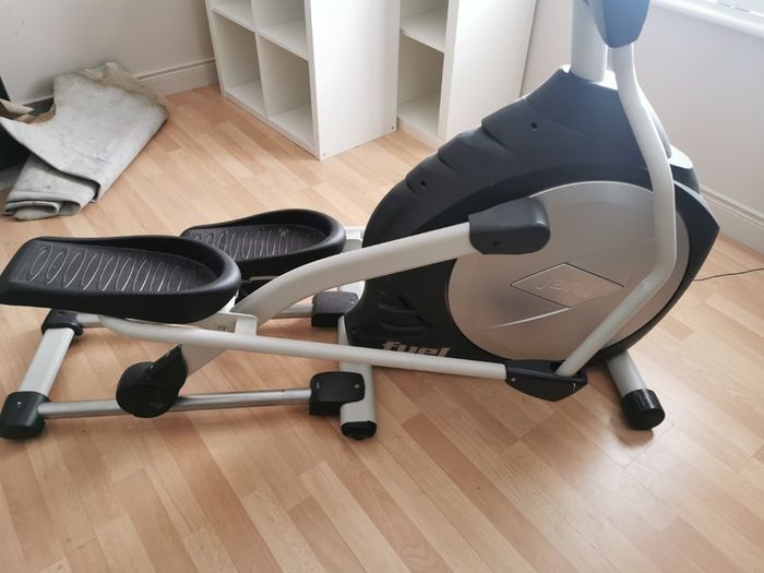 Fuel FE22 Elliptical Cross Trainer