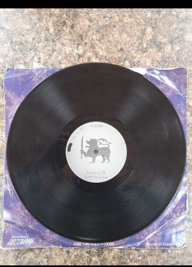 Legend B . Lost in love vinyl