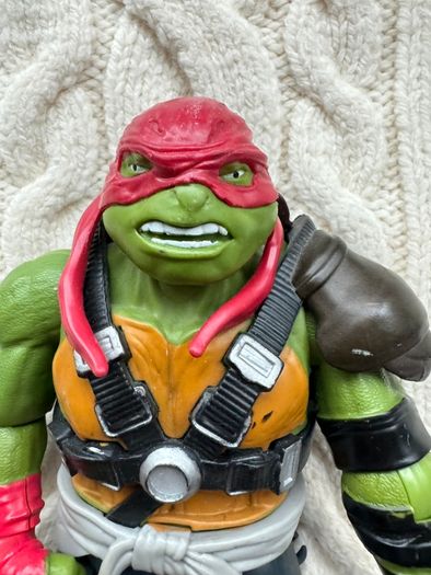 Playmate Teenage Mutant Ninja Turtles Out of the Shadows 11" Raphael Figure 2015 Right hand is too loose Used Please look at the pictures