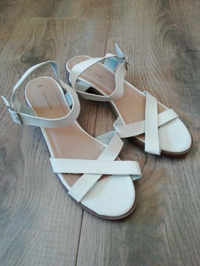 New Look white sandals size 8 as new