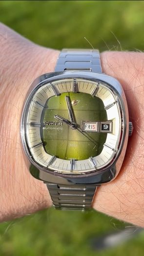 Enicar 340 fantasy green dial