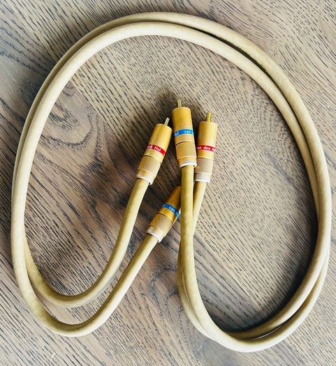 Van Den Hul The Second 80cm RCA interconnects