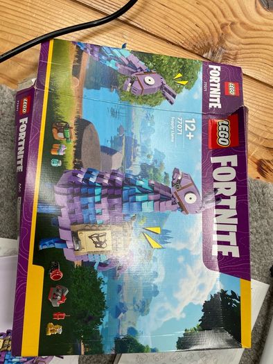 Lego Fortenite Supply Llama set