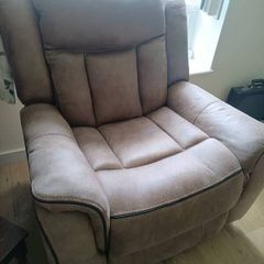 Three piece recliner suite
