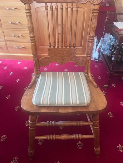 Oak dining chair set with carving embellishment