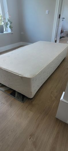Single bed base