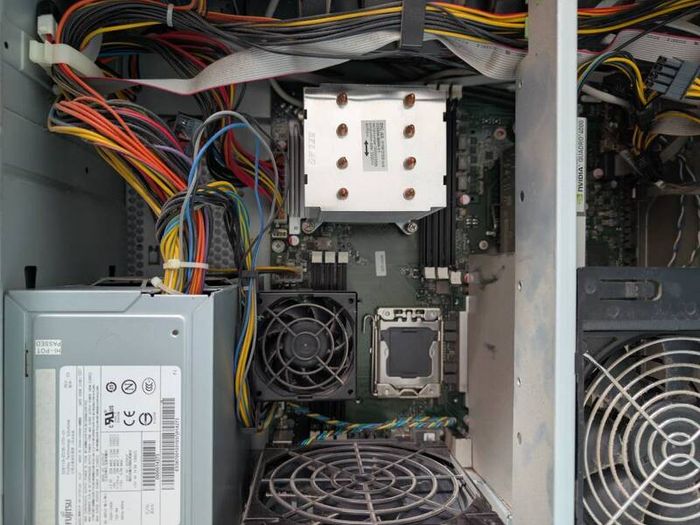Fujitsu Celsius R570-2 Tower Workstation | Intel Xeon | 8GB ECC DDR3 | 500GB HDD | DVD Drive | Untested | Project/Homelab