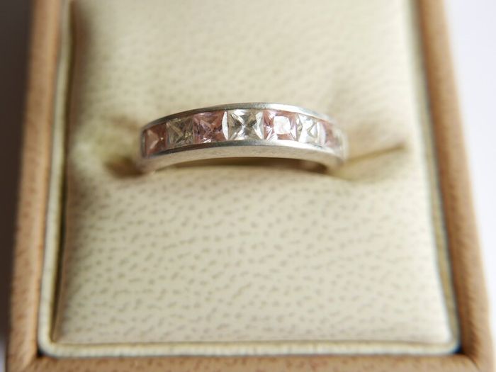 Vintage 925 Sterling Silver Ring with Pink and Clear Stones size Q - 3,0g