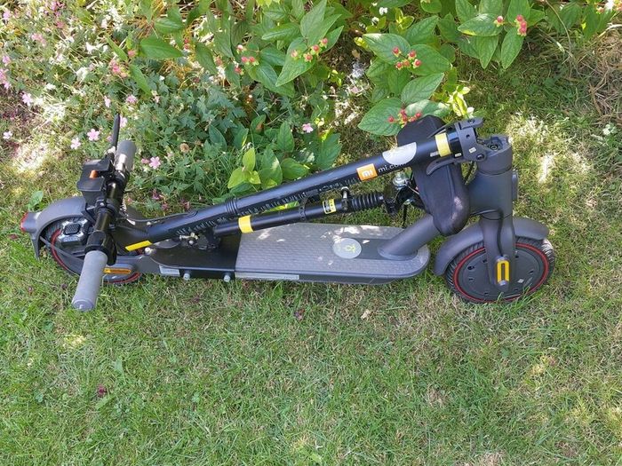Mi Xiaomi Electric Scooter Pro with removal seat