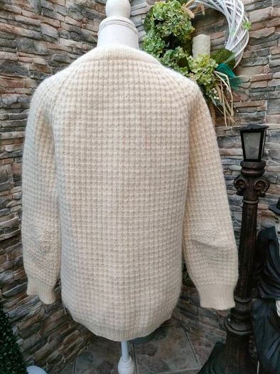 Vintage Aran SweaterSize Small to medium  Measurements are in the photos