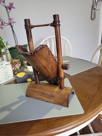 Wine bottle holder