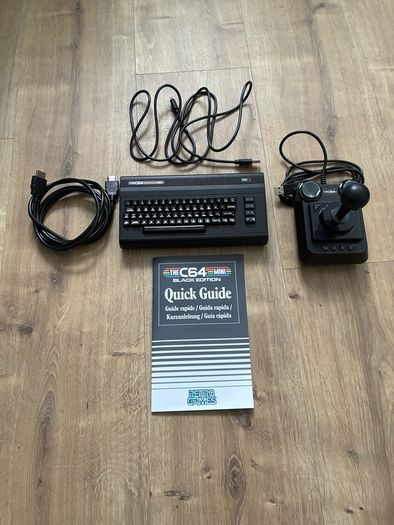 Commodore 64 , The C64 Mini Black Edition with 25 Games and Controllers