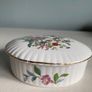 Aynsley oval Pembroke trinket box Image 3