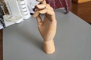 Articulated hand