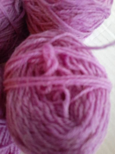 new 100% wool knitting/crafts/crochet