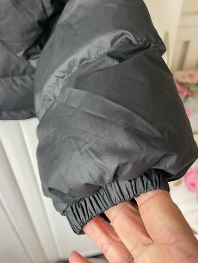 jacket black helly Hansen puffer jacket size medium
