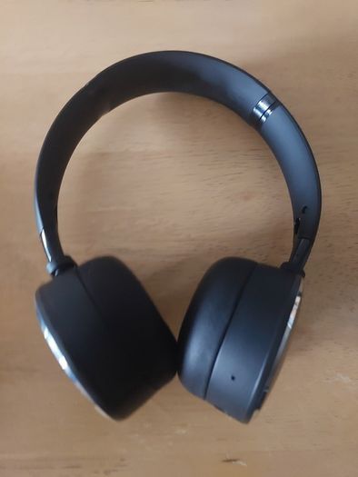AKG Y500 - Wireless Headphones Black