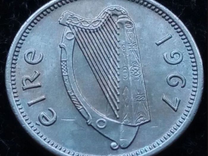 [#222] - Ireland 1967 | Irish 3d | Three Pence | Hare | KM.12a | UNC