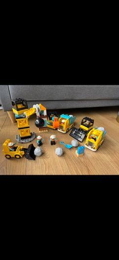 Box of lego duplo