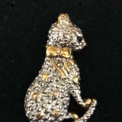cat brooch
