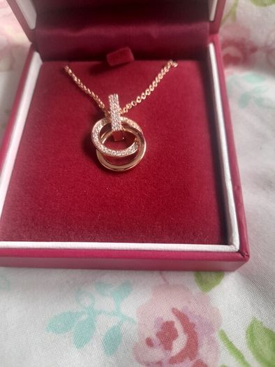 ladies new rose gold interlock necklace