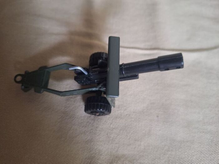 Dinky Meccano truck and field gun