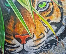 Hidden in the leaves | FineArt Print | Framed