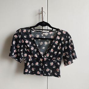 Pull&Bear floral crop top