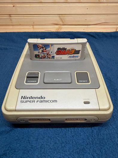 Nintendo Super Famicom Japanese SNES version with game
