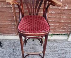 bar stool