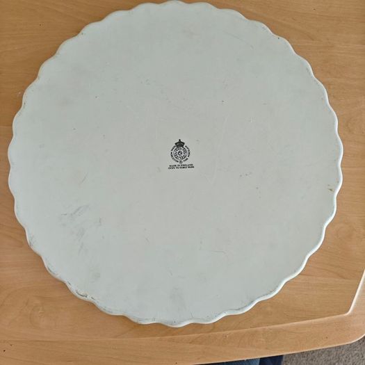 Royal Worcester flan dish in the Evesham Gold pattern
