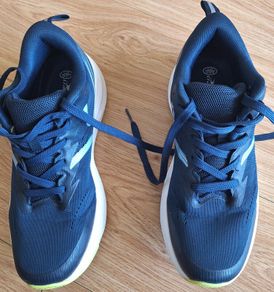crane running shoes