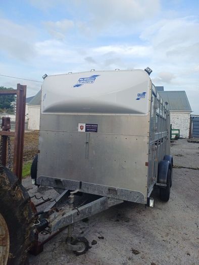 Cattle trailer