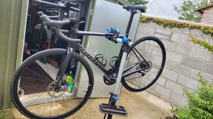 Giant TCR, 105 Di2 and Carbon Wheels