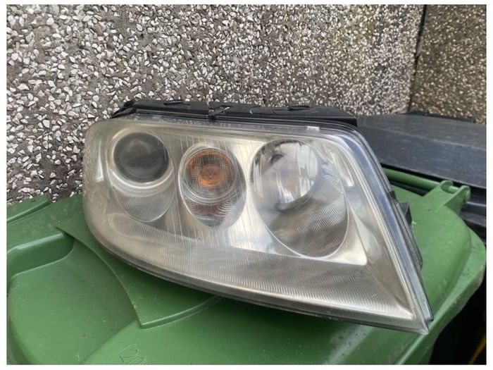 VW Passat w8 xenon headlights