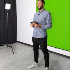 Elgato green screen mountable