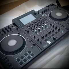 Pioneer DJ XDJ-XZ + Flight Case + Box - Excellent Condition