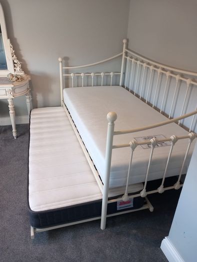 Single Daybed with 2 mattresses/ second bed frame under