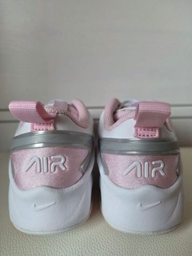 Girl's Nike Airmax runners size UK 11 (worn)