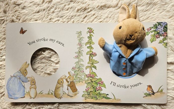 Peter Rabbit Let's Cuddle Big Puppet Play Book