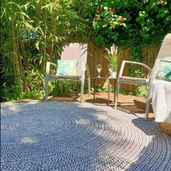 Indoor/Outdoor Circle Rug