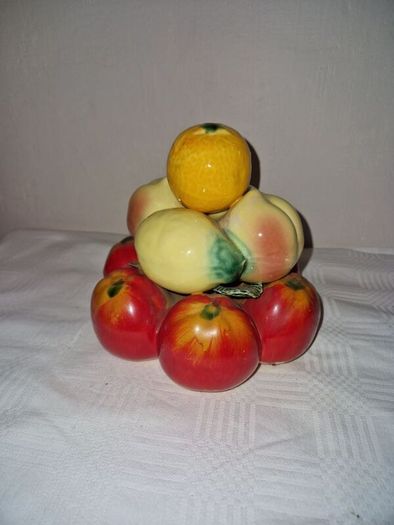 Vintage ceramic fruit centerpiece