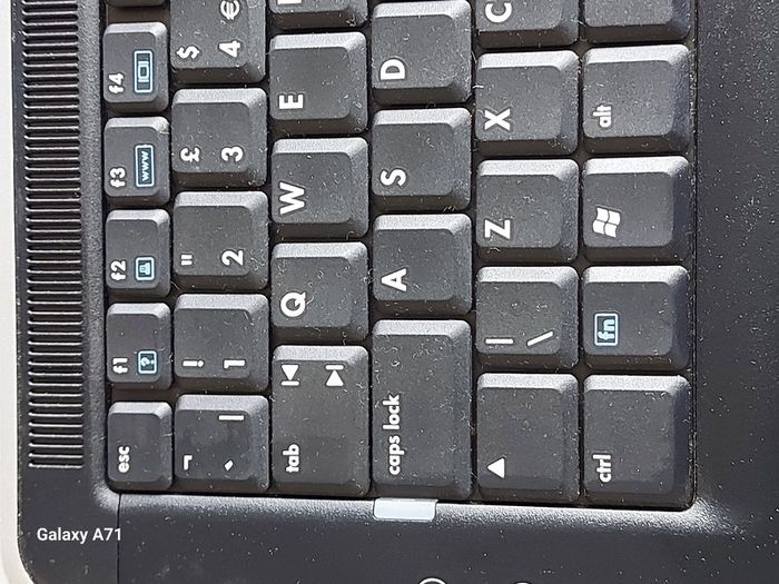 HP Pavilion zv6000, Windows XP, in excellent cosmetic condition, A Genuine real Blast from the past