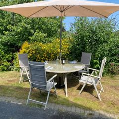 4 piece garden set with large parasol and stand
