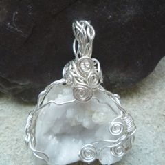 Druzy wirewrapped pendant.Gemstone pendant,Gemstone jewellery