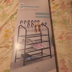 Shoe storage rack