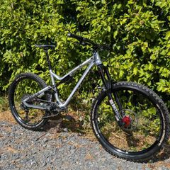 Commencal Meta AM V4.2 RACE