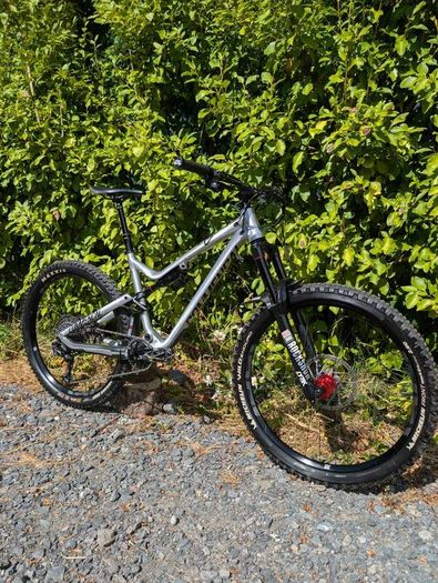 Commencal Meta AM V4.2 RACE
